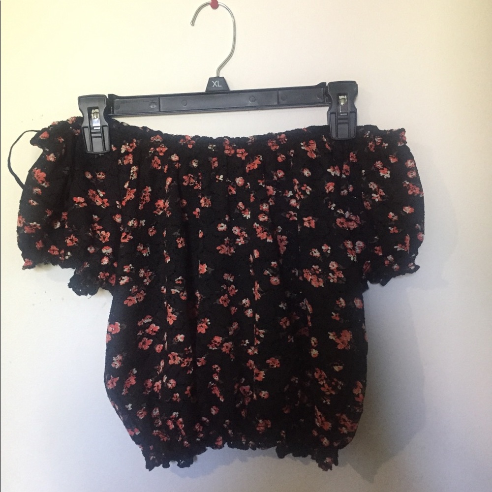 Cropped off shoulder shirt